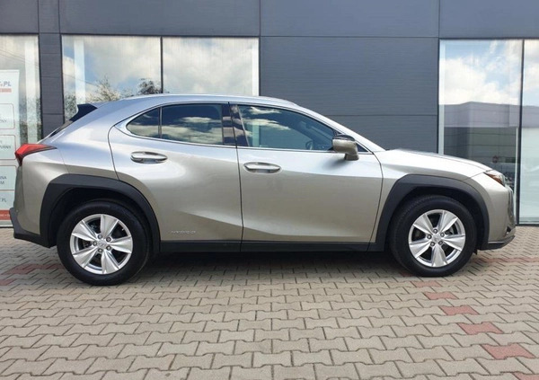 Lexus UX cena 114900 przebieg: 47388, rok produkcji 2020 z Warszawa małe 232